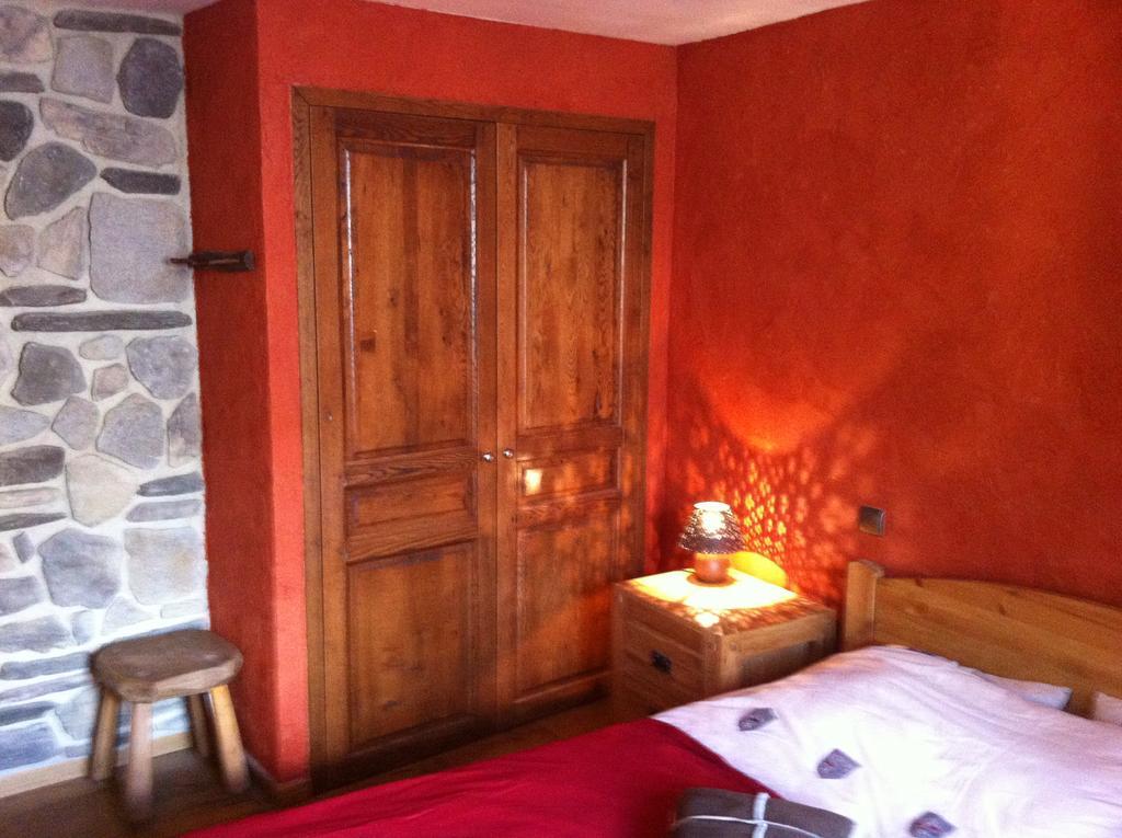 Au Chant Des Marmites Saint-Lary-Soulan Habitación foto