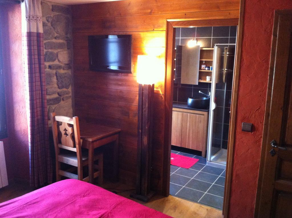 Au Chant Des Marmites Saint-Lary-Soulan Habitación foto