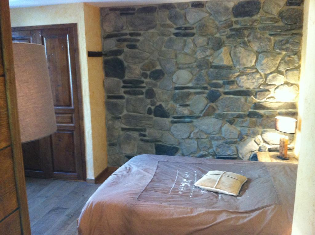 Au Chant Des Marmites Saint-Lary-Soulan Habitación foto